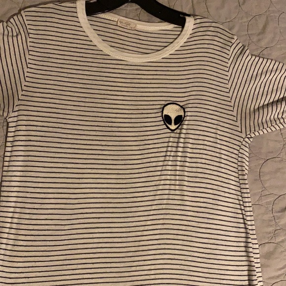 Striped alien tshirt - Picture 2 of 3